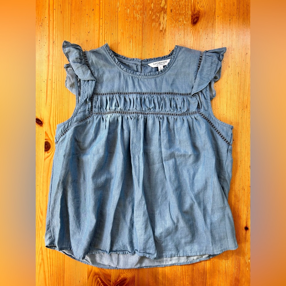 🌻 Liverpool blouse, only worn once, like new condition. Small.